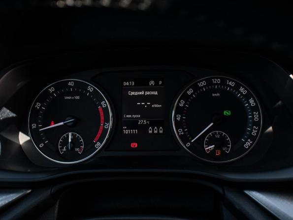 Skoda Octavia IV (A8) с пробегом 2021 года, цена 2 465 000 рублей, 101111 км, лифтбек, Автокод Объявления