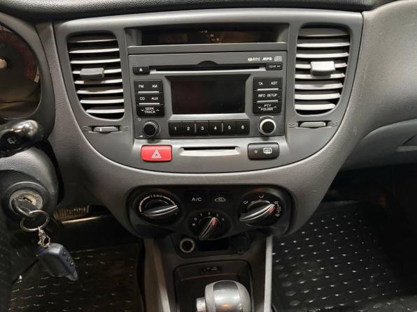 Kia Rio II Рестайлинг с пробегом 2011 года, цена 608 000 рублей, 165000 км, седан, Автокод Объявления