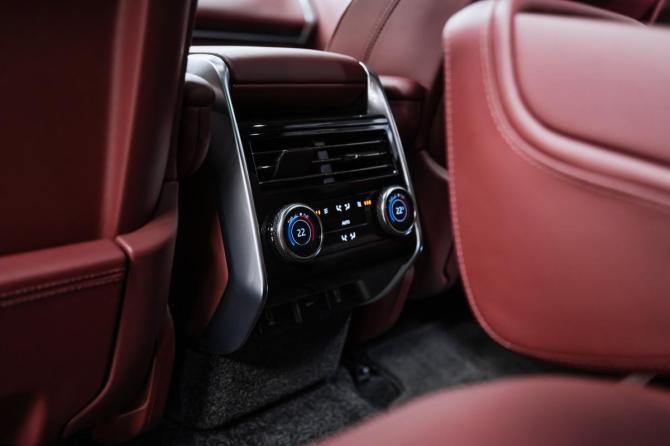 Новый Land Rover Range Rover V 2025 года, цена 26 300 000 рублей, внедорожник, Автокод Объявления