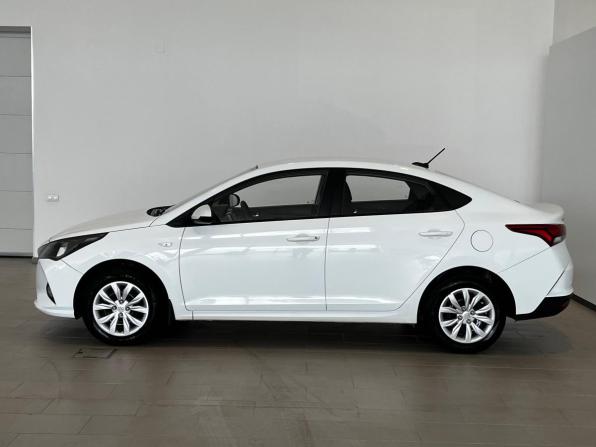 Hyundai Solaris II Рестайлинг с пробегом 2021 года, цена 1 390 000 рублей, 46627 км, седан, Автокод Объявления
