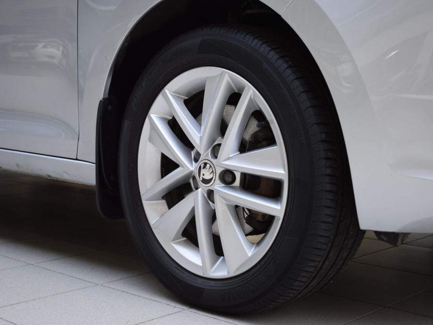 Skoda Rapid I Рестайлинг Челябинск  - изображение 9