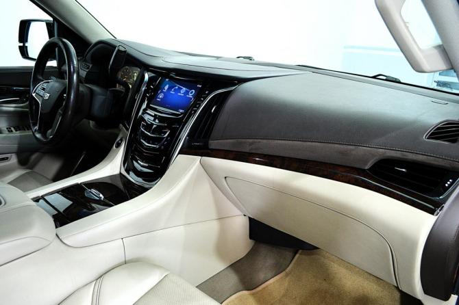 Cadillac Escalade IV с пробегом 2015 года, цена 2 575 000 рублей, 149000 км, внедорожник, Автокод Объявления