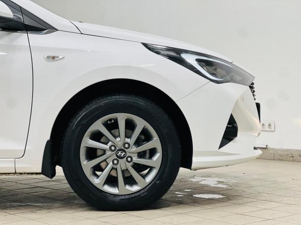 Hyundai Solaris II Рестайлинг с пробегом 2021 года, цена 1 699 000 рублей, 74000 км, седан, Автокод Объявления