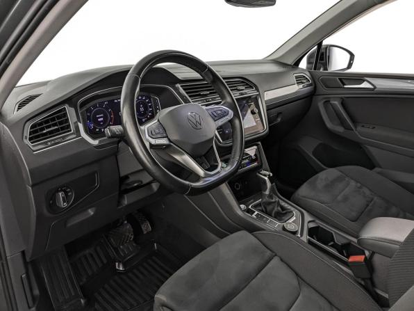 Volkswagen Tiguan II Рестайлинг с пробегом 2021 года, цена 3 500 000 рублей, 62176 км, внедорожник, Автокод Объявления