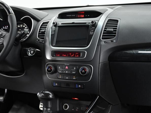 Kia Sorento II Рестайлинг с пробегом 2017 года, цена 1 849 000 рублей, 107000 км, внедорожник, Автокод Объявления