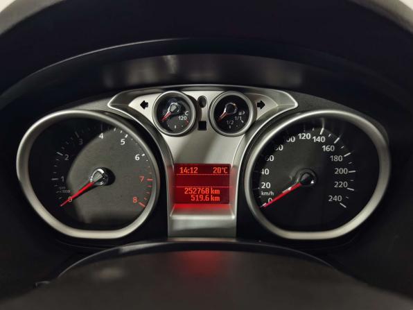 Ford Kuga I с пробегом 2012 года, цена 835 000 рублей, 252764 км, внедорожник, Автокод Объявления
