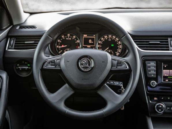 Skoda Octavia III (A7) с пробегом 2014 года, цена 1 048 000 рублей, 298092 км, лифтбек, Автокод Объявления