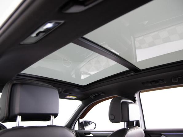 Volkswagen Tiguan II Рестайлинг с пробегом 2021 года, цена 2 799 000 рублей, 181320 км, внедорожник, Автокод Объявления