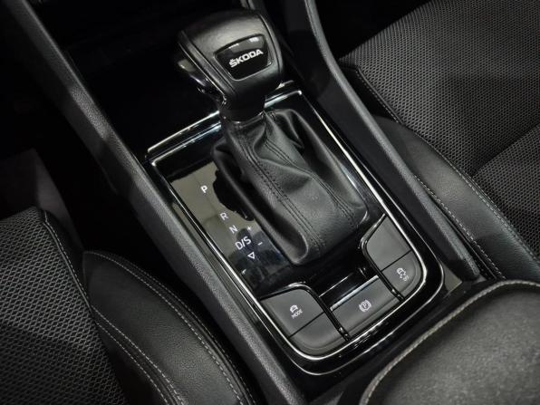 Skoda Karoq I с пробегом 2021 года, цена 2 390 000 рублей, 72957 км, внедорожник, Автокод Объявления