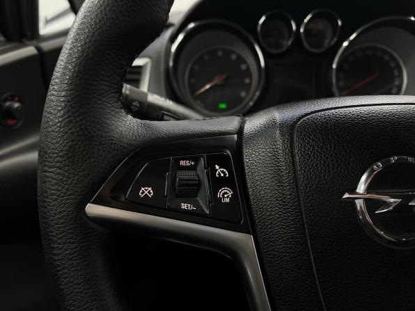 Opel Astra J Рестайлинг с пробегом 2013 года, цена 599 900 рублей, 366228 км, универсал, Автокод Объявления