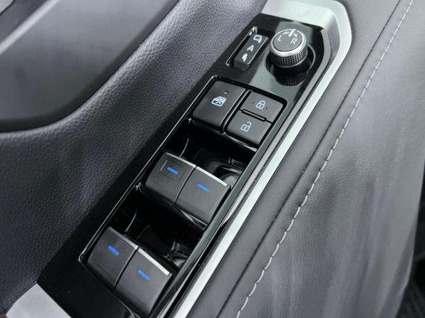 Toyota Land Cruiser 300 Series с пробегом 2023 года, цена 8 670 000 рублей, 133914 км, внедорожник, Автокод Объявления