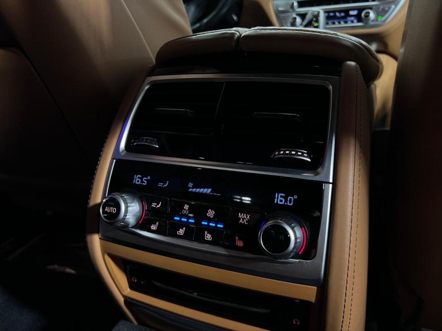 BMW 7 серии VI (G11/G12) Рестайлинг Ростов-на-Дону  - изображение 24