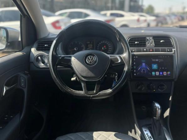 Volkswagen Polo V Рестайлинг с пробегом 2016 года, цена 1 080 000 рублей, 117855 км, седан, Автокод Объявления