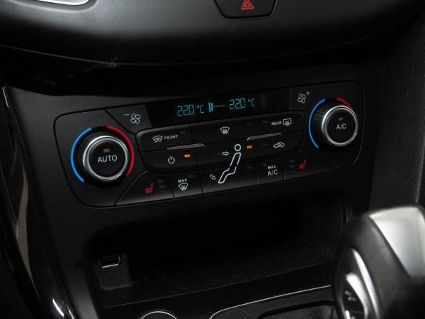 Ford Focus III Рестайлинг с пробегом 2018 года, цена 1 400 000 рублей, 155000 км, седан, Автокод Объявления