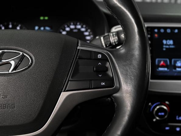 Hyundai Solaris II с пробегом 2018 года, цена 1 299 000 рублей, 154649 км, седан, Автокод Объявления