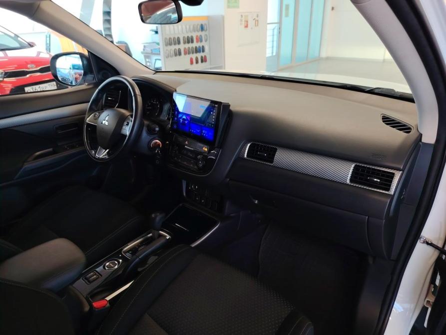 Mitsubishi Outlander III Рестайлинг 2 Санкт-Петербург  - изображение 7