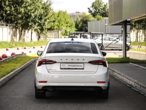 Skoda Octavia IV (A8) с пробегом 2021 года, цена 2 449 000 рублей, 44197 км, лифтбек, Автокод Объявления