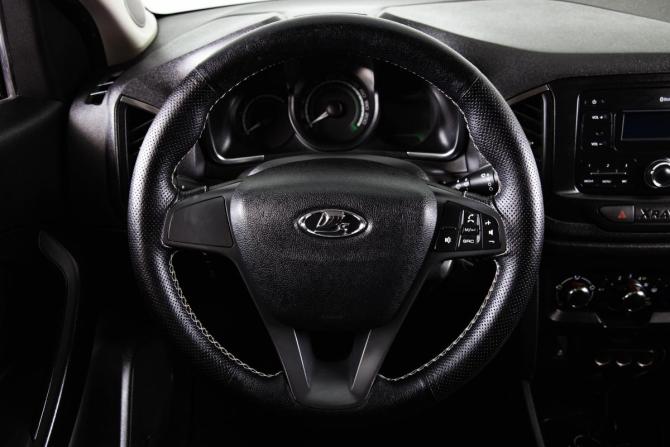 Lada (ВАЗ) XRAY I с пробегом 2018 года, цена 859 000 рублей, 62305 км, хэтчбек, Автокод Объявления