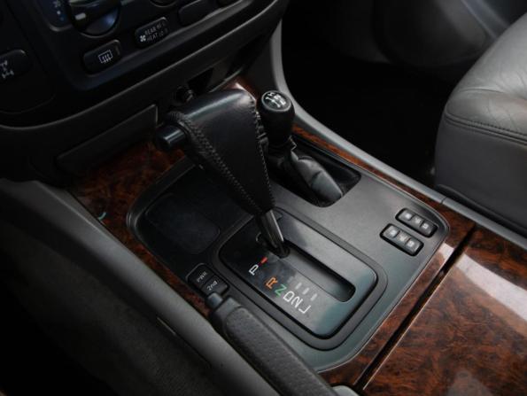 Toyota Land Cruiser 100 Series с пробегом 1999 года, цена 1 999 000 рублей, 259317 км, внедорожник, Автокод Объявления
