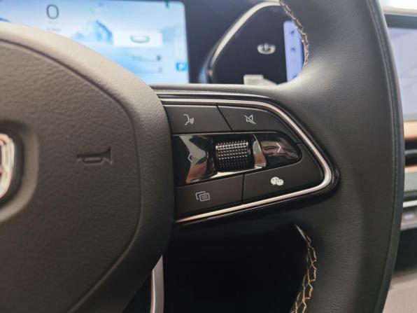 Geely Monjaro I с пробегом 2023 года, цена 3 450 000 рублей, 15000 км, внедорожник, Автокод Объявления