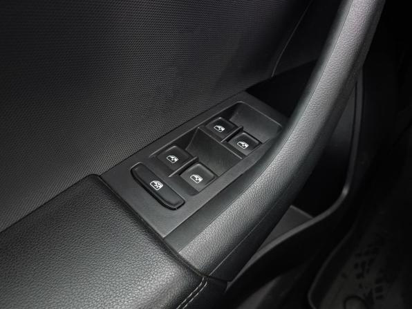 Volkswagen Polo VI с пробегом 2021 года, цена 1 619 000 рублей, 49300 км, лифтбек, Автокод Объявления