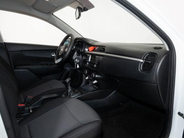 Kia Rio IV с пробегом 2018 года, цена 1 425 000 рублей, 93500 км, хэтчбек, Автокод Объявления