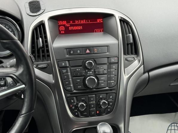 Opel Astra J с пробегом 2011 года, цена 679 990 рублей, 213497 км, хэтчбек, Автокод Объявления