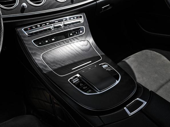 Mercedes-Benz E-Класс V (W213 S213 C238) Рестайлинг с пробегом 2021 года, цена 5 779 000 рублей, 78467 км, седан, Автокод Объявления