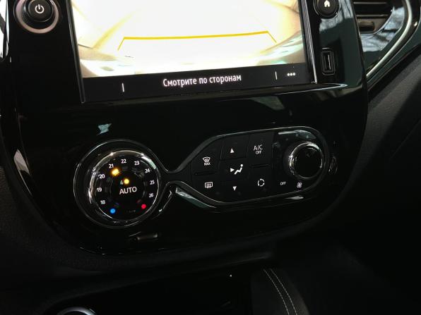 Renault Kaptur I Рестайлинг с пробегом 2020 года, цена 1 600 000 рублей, 51770 км, внедорожник, Автокод Объявления