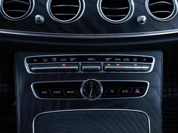 Mercedes-Benz E-Класс V (W213 S213 C238) с пробегом 2019 года, цена 2 950 000 рублей, 137521 км, седан, Автокод Объявления