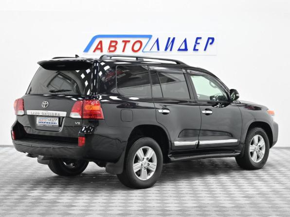 Toyota Land Cruiser 200 Series Рестайлинг 1 с пробегом 2015 года, цена 2 599 000 рублей, 118131 км, внедорожник, Автокод Объявления