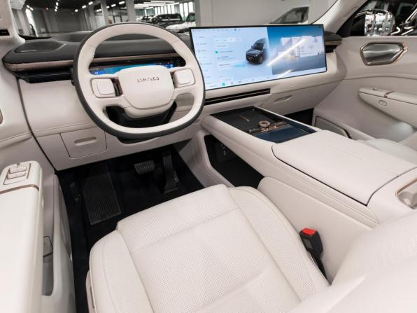 Lynk &amp; Co 900 с пробегом 2025 года, цена 7 750 000 рублей, 30 км, внедорожник, Автокод Объявления