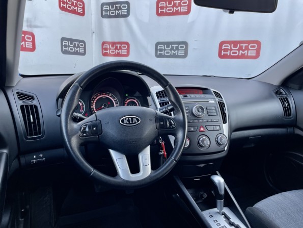 Kia Ceed I Рестайлинг с пробегом 2012 года, цена 739 900 рублей, 130565 км, хэтчбек, Автокод Объявления