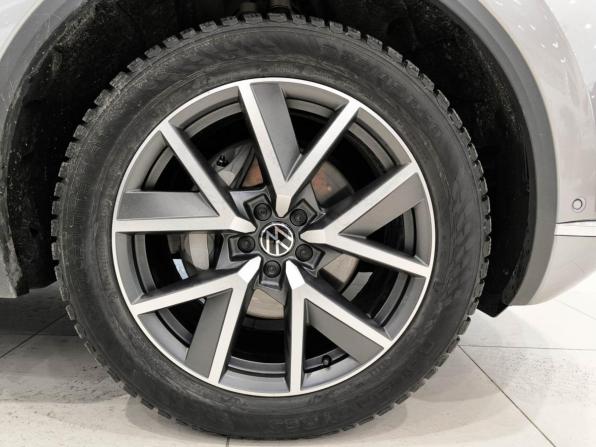 Volkswagen Touareg III с пробегом 2023 года, цена 8 630 000 рублей, 42632 км, внедорожник, Автокод Объявления