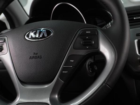 Kia Rio III Рестайлинг с пробегом 2016 года, цена 1 099 000 рублей, 140197 км, седан, Автокод Объявления