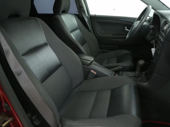 Volvo V40 I Рестайлинг с пробегом 2003 года, цена 288 000 рублей, 242000 км, универсал, Автокод Объявления