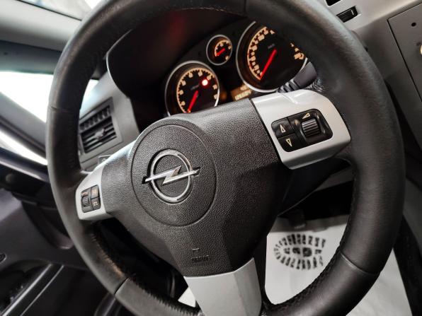 Opel Zafira B Рестайлинг с пробегом 2013 года, цена 786 000 рублей, 125788 км, компактвэн, Автокод Объявления