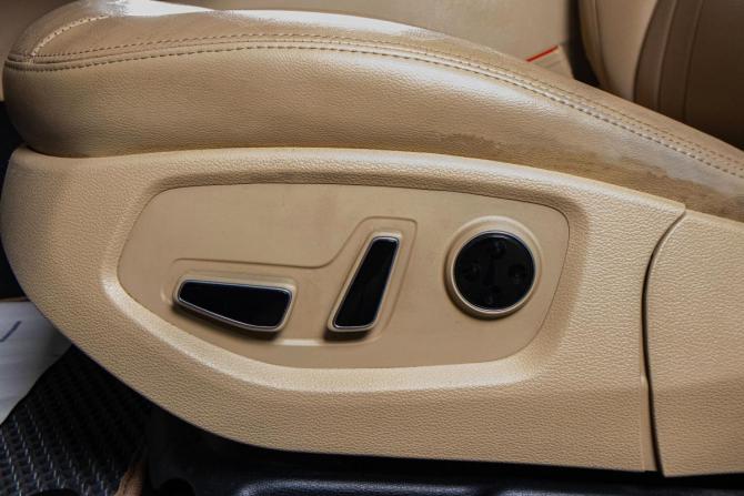 Hyundai Genesis II с пробегом 2015 года, цена 2 689 000 рублей, 74820 км, седан, Автокод Объявления