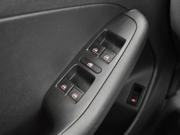 Volkswagen Jetta VI Рестайлинг с пробегом 2015 года, цена 1 098 900 рублей, 182632 км, седан, Автокод Объявления