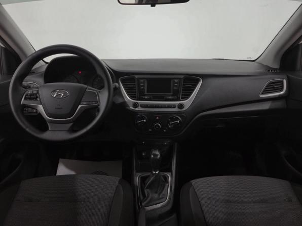 Hyundai Solaris II с пробегом 2017 года, цена 1 080 000 рублей, 160142 км, седан, Автокод Объявления