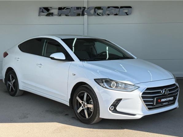 Hyundai Elantra VI (AD) с пробегом 2017 года, цена 1 349 000 рублей, 178000 км, седан, Автокод Объявления