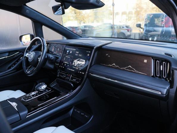 GAC M8 с пробегом 2024 года, цена 3 850 000 рублей, 67548 км, минивэн, Автокод Объявления