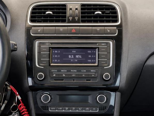 Volkswagen Polo V с пробегом 2014 года, цена 887 000 рублей, 109360 км, седан, Автокод Объявления