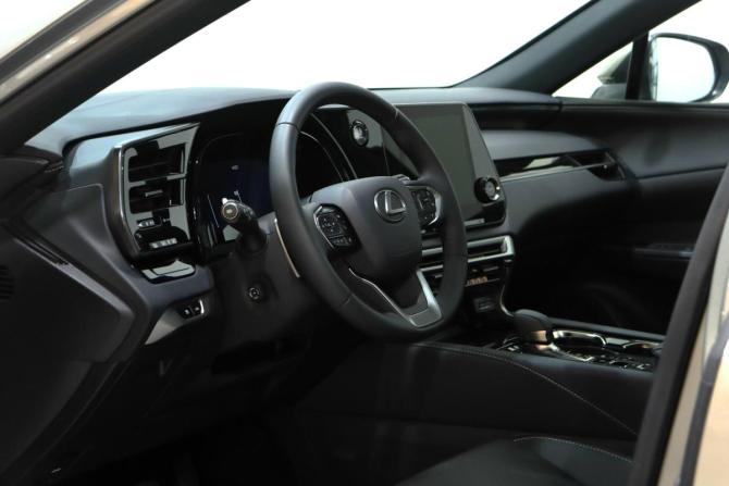 Lexus RX V с пробегом 2025 года, цена 8 100 000 рублей, 30 км, внедорожник, Автокод Объявления