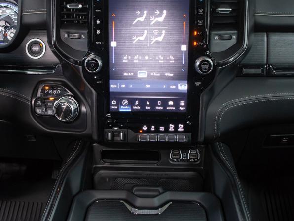 Ram 1500 V с пробегом 2022 года, цена 7 999 000 рублей, 42092 км, offers.body_type.unknown, Автокод Объявления