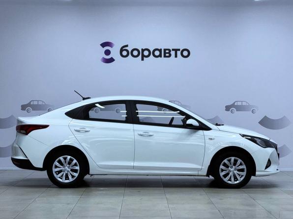 Hyundai Solaris II Рестайлинг с пробегом 2021 года, цена 1 580 000 рублей, 76347 км, седан, Автокод Объявления