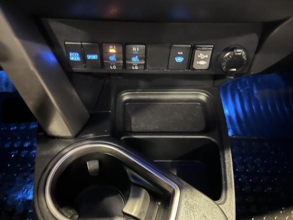 Toyota RAV4 IV (XA40) Рестайлинг с пробегом 2019 года, цена 2 600 000 рублей, 128000 км, внедорожник, Автокод Объявления