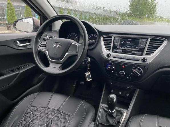 Hyundai Solaris II Рестайлинг с пробегом 2020 года, цена 1 350 000 рублей, 97264 км, седан, Автокод Объявления