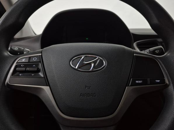 Hyundai Solaris II с пробегом 2017 года, цена 1 230 000 рублей, 128057 км, седан, Автокод Объявления