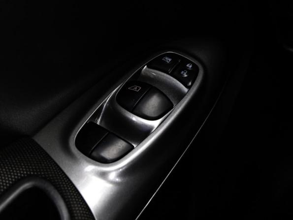 Nissan Juke I с пробегом 2012 года, цена 799 000 рублей, 303043 км, внедорожник, Автокод Объявления